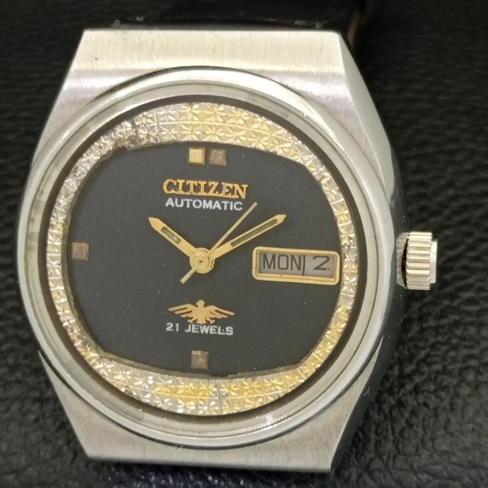 Vintage 1976 Citizen Automatic Mens Silver Watch W/daydate & Gold accents